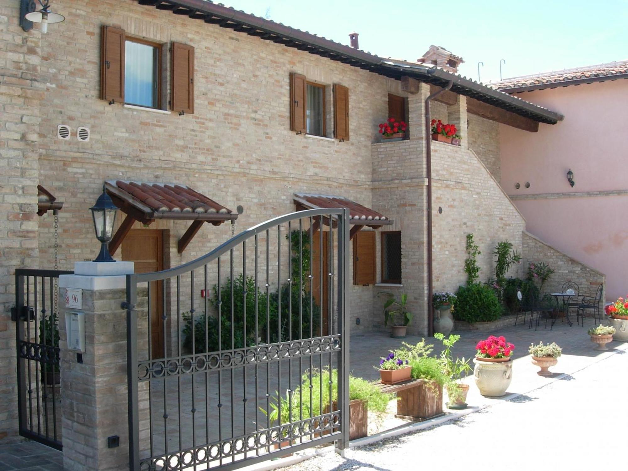 Colleverde Country House & Spa Urbino Bagian luar foto