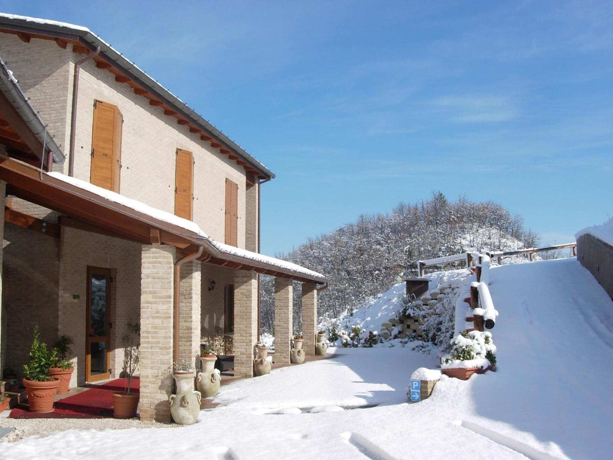 Colleverde Country House & Spa Urbino Bagian luar foto