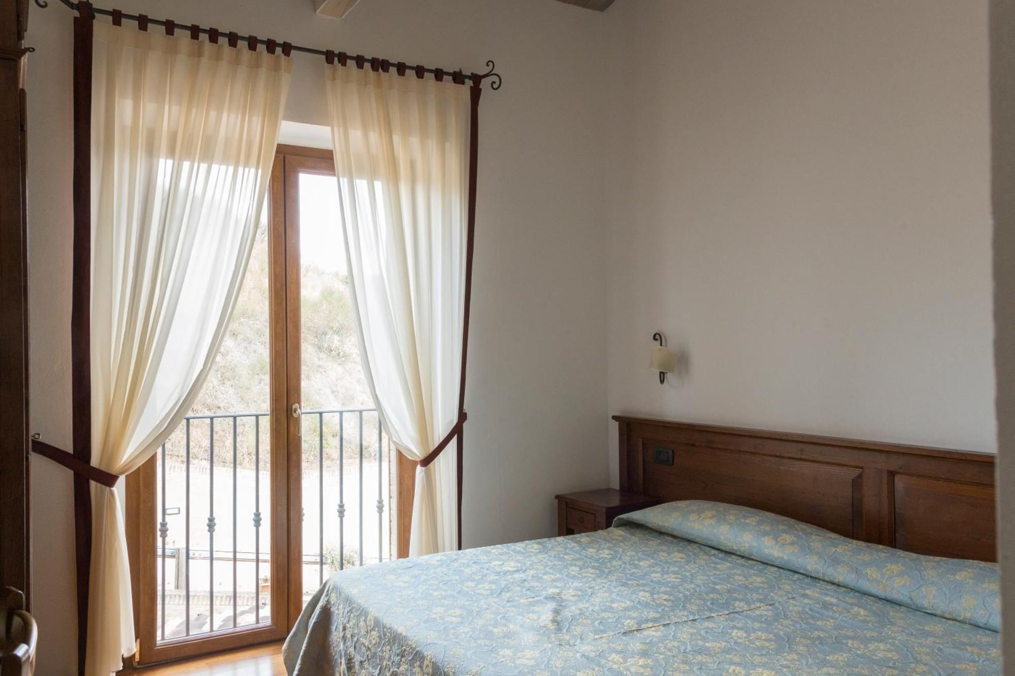 Colleverde Country House & Spa Urbino Bagian luar foto