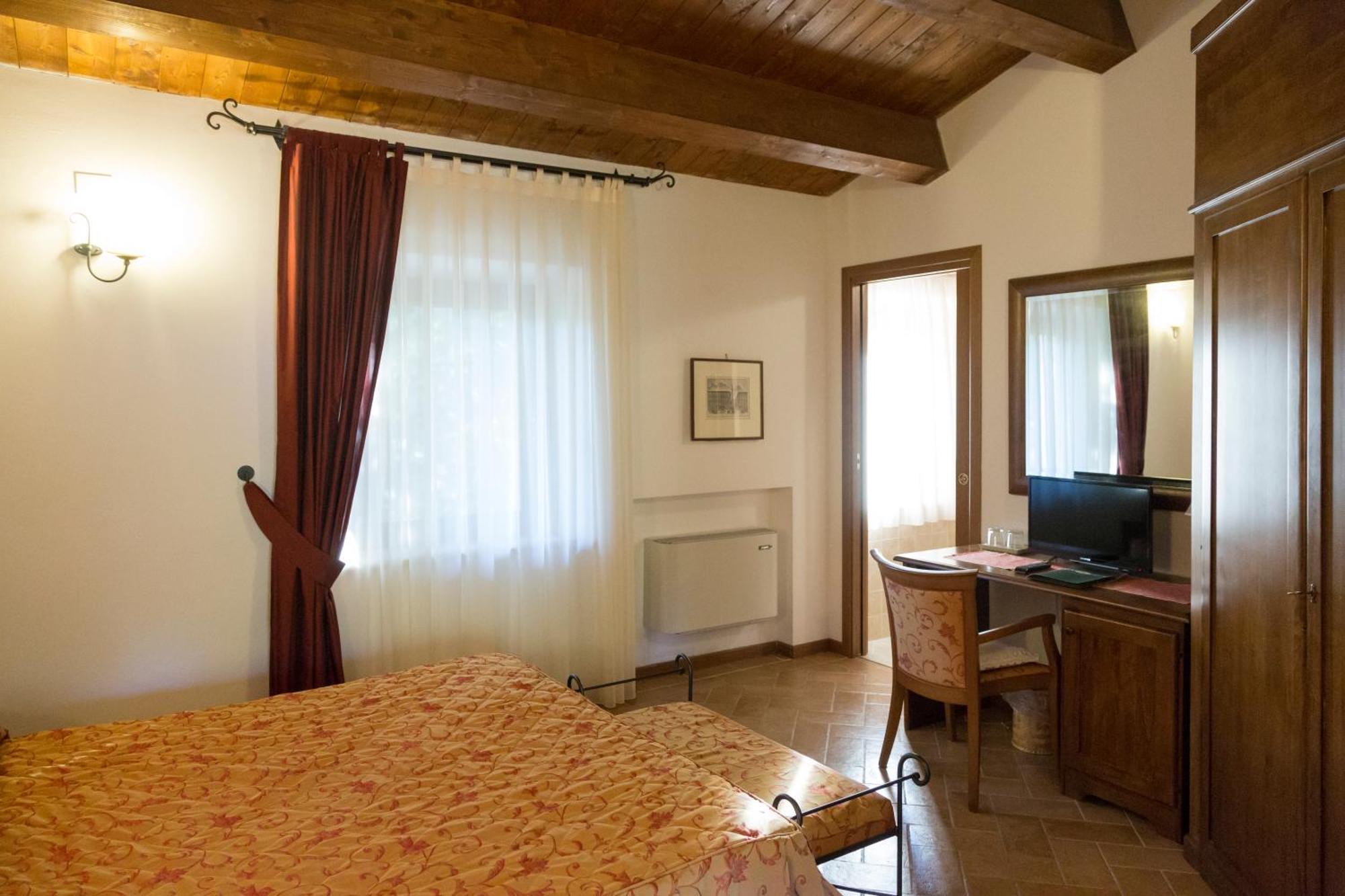 Colleverde Country House & Spa Urbino Bagian luar foto